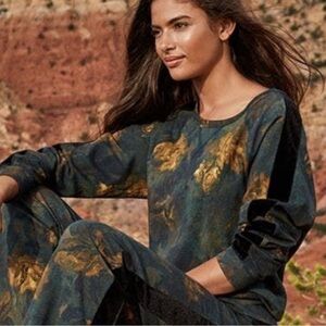 Johnny Was Lucid Verde Sweatshirt Top Velvet Stripe Size SMALL